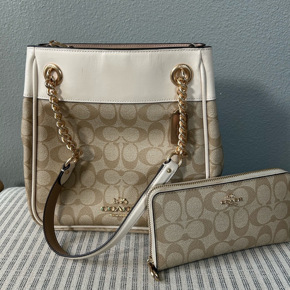 Coach Beige and Cream Canvas Chain Shoulder Tote with Wallet